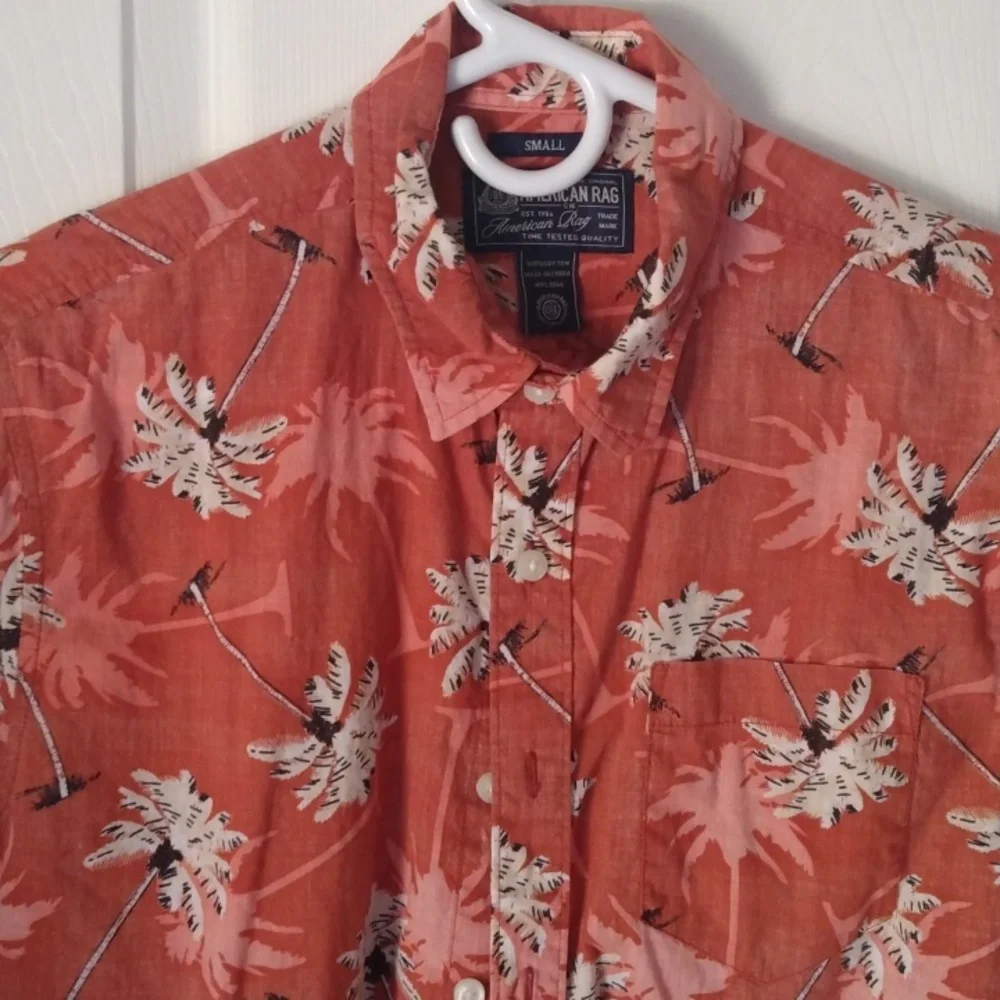 American Rag Men's size SMALL Palm Tree Print Short-Sleeve Button-Down - Picture 3 of 5